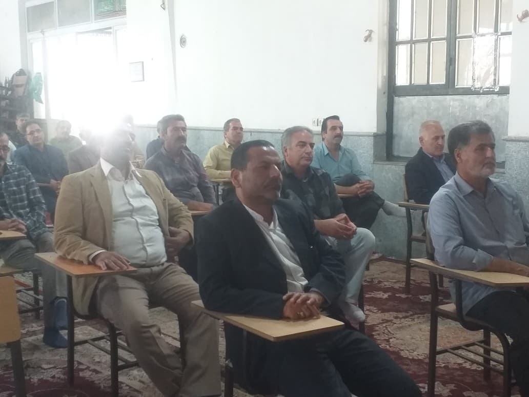 برگزاری انجمن اولیا عمومی دبیرستان شریف